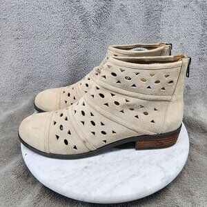 Array Shoes Womens Size 9N Beige Leather Ankle Boots *Read*